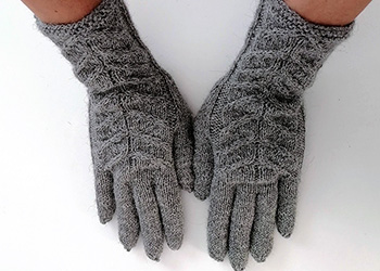womens-gloves-with-cables