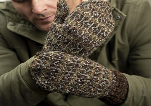 Men's mittens knitted of Shetland wool