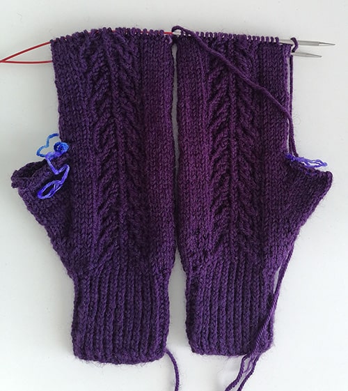 beautiful-knitted-mittens-with-a-pattern 