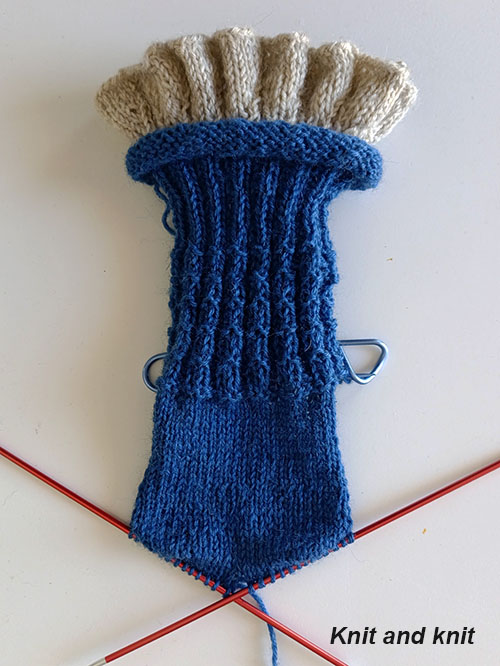 women’s-ruffle-socks