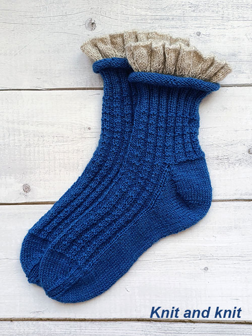 women-s-ruffle-socks