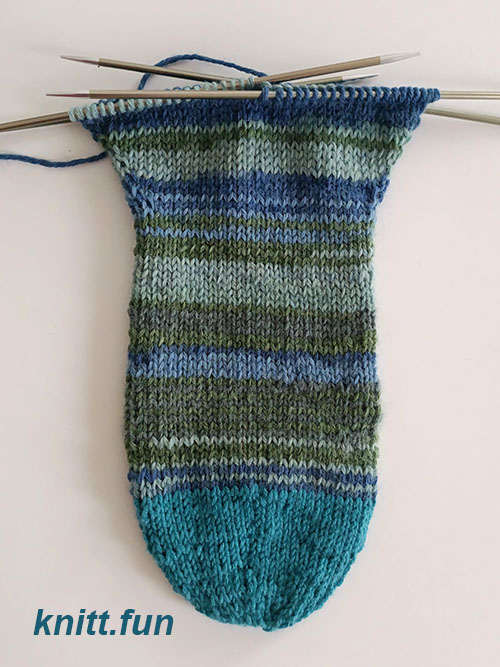 women-s-toe-up-socks-with-a-heart-shaped-heel
