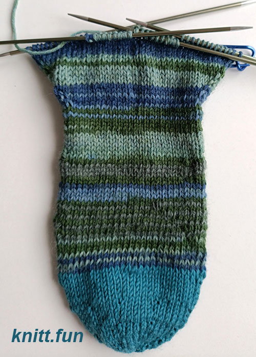 women-s-toe-up-socks-with-a-heart-shaped-heel
