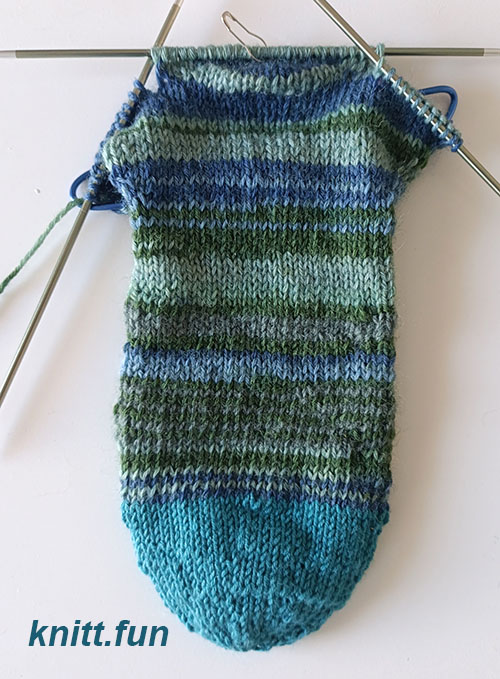 women-s-toe-up-socks-with-a-heart-shaped-heel