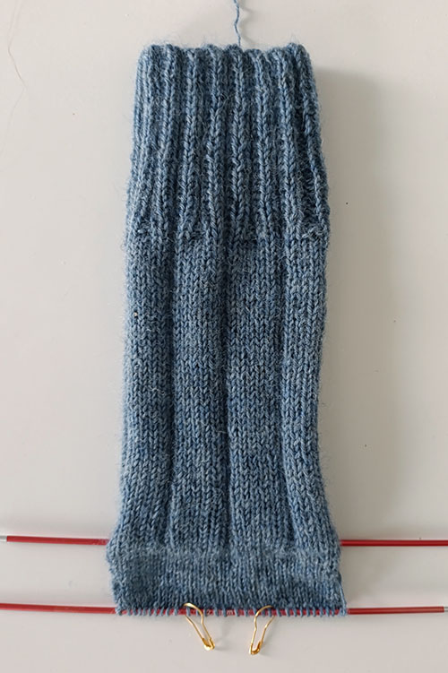 men-s-knit-socks-with-a-hybrid-heel