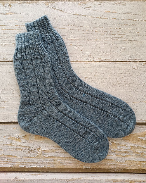 men-s-knit-socks-with-a-hybrid-heel