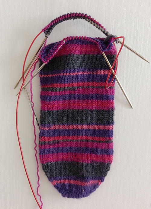 how-to-knit-toe-up-socks-from-self-striping-yarn