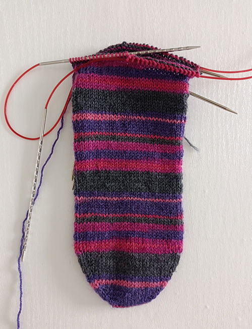 how-to-knit-toe-up-socks-from-self-striping-yarn