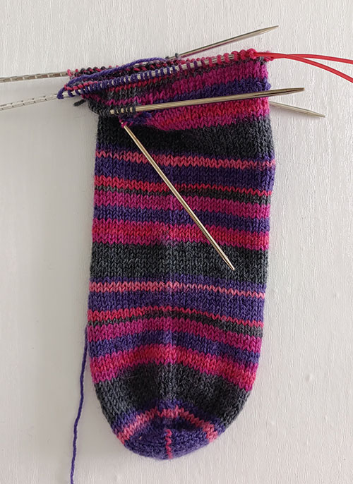 how-to-knit-toe-up-socks-from-self-striping-yarn
