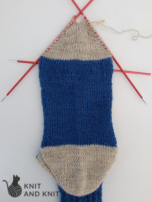 socks-with-a-boomerang-heel-and-toe 