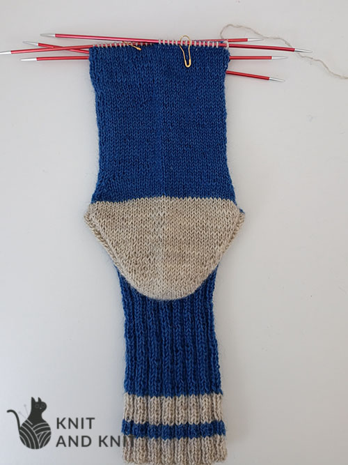 socks-with-a-boomerang-heel-and-toe 